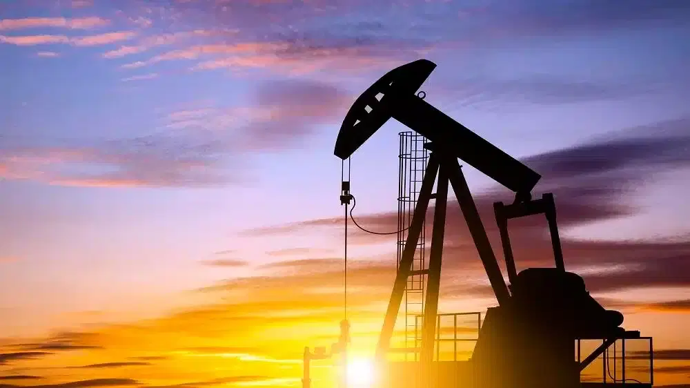 أسعار النفط تهبط الأربعاء.. خام برنت يصل إلى 61.44 دولار